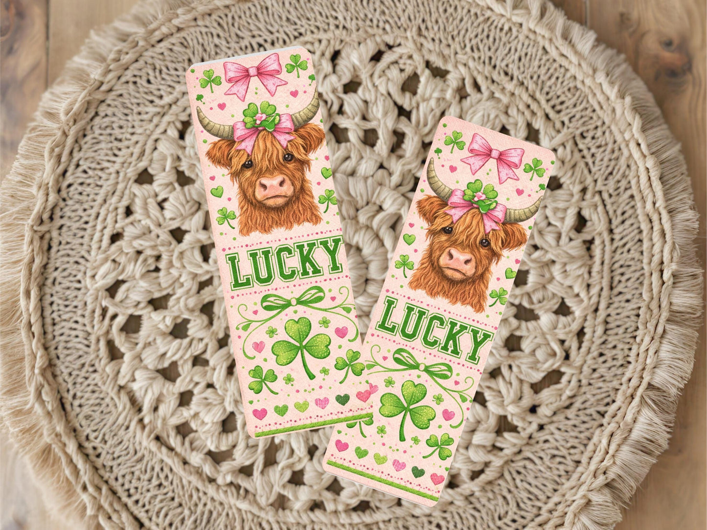 Highland Cow Bookmark Lucky Charm Clover Design Coquette Aesthetic Irish Theme Reading Accessory Book Lover Teacher Gift Shamrock Decoration
